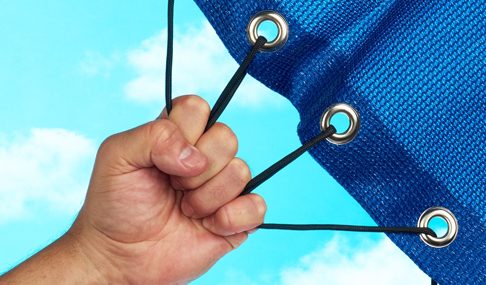 Self-piercing metal grommets with gripping teeth washers for strong hold